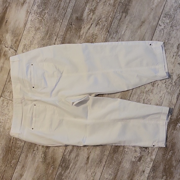 Style & Co White Capri's - Picture 5 of 10